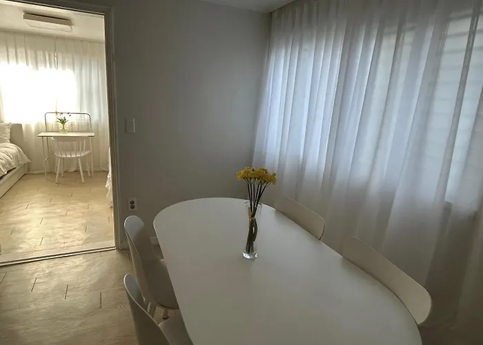 Hongdae 2 Bedrooms Unit Affittacamere *