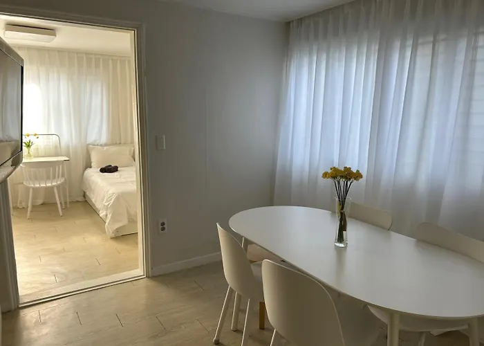 Hongdae 2 Bedrooms Unit Affittacamere *